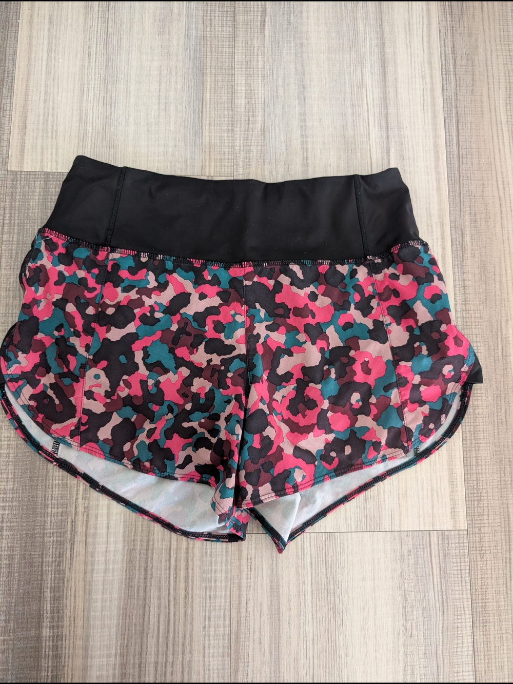 Women’s Athleta Pink Camo Active Shorts with Black Waistband